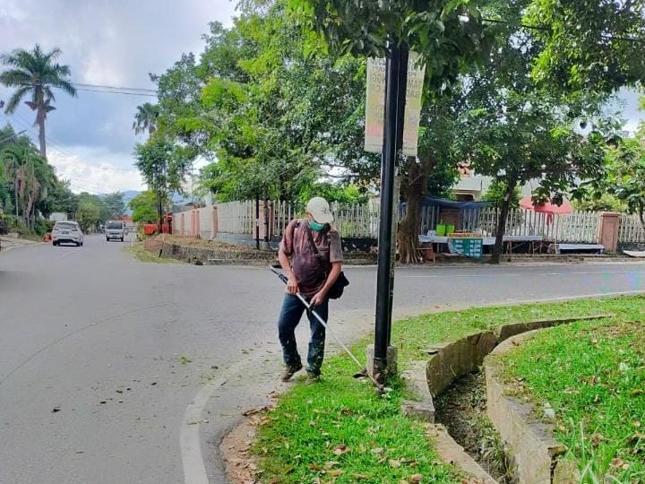 Guna Menghindari Wabah Penyakit, Lurah Rawalaut Terus Tanamkan Hidup Bersih