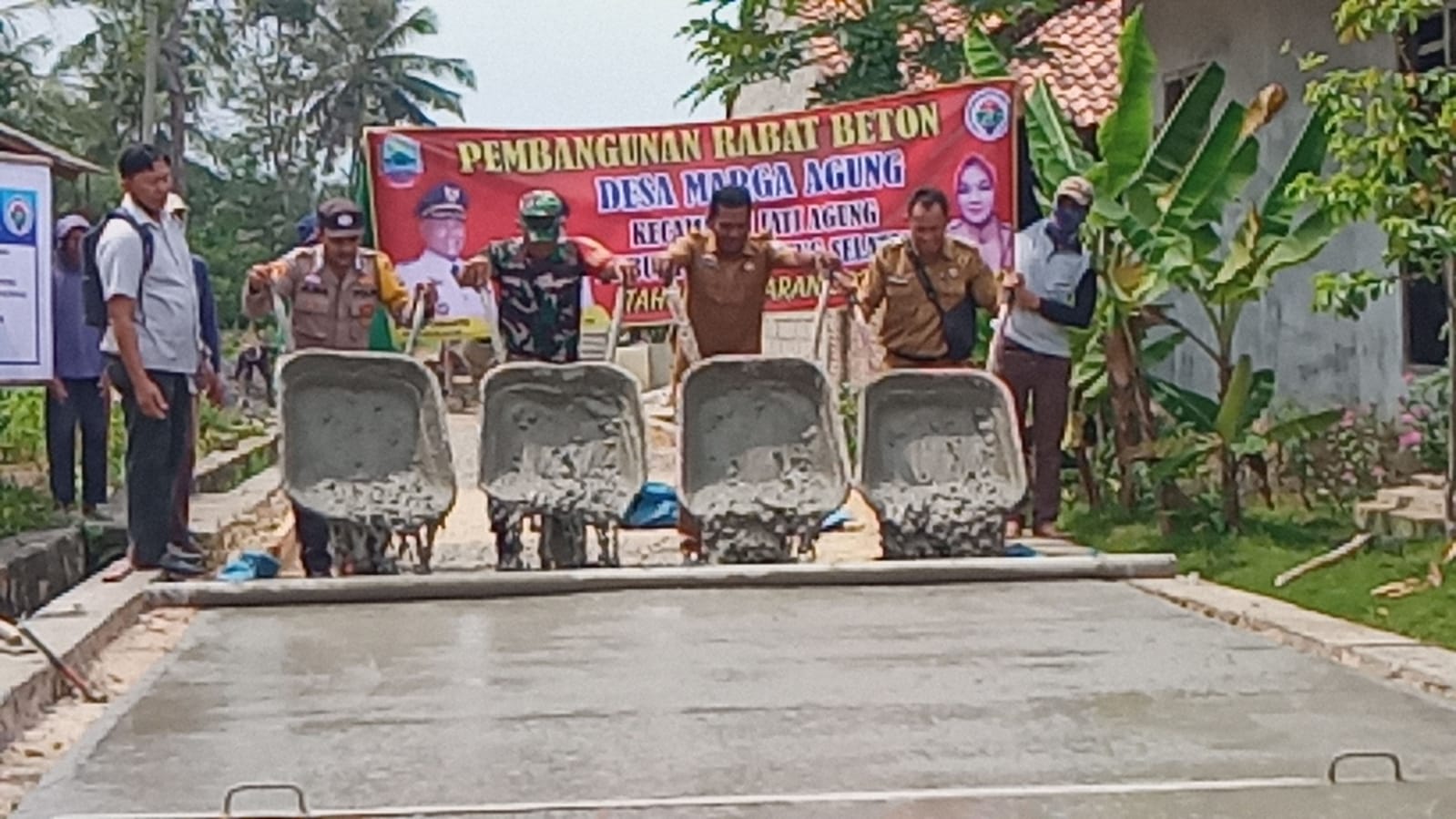 Program Ketahanan Pangan, Desa Marga Agung Bangun Rabat Beton       