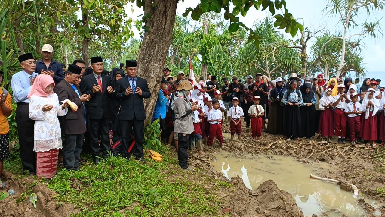 77 Tahun Indonesia Merdeka, Way Haru Masih Terisolir