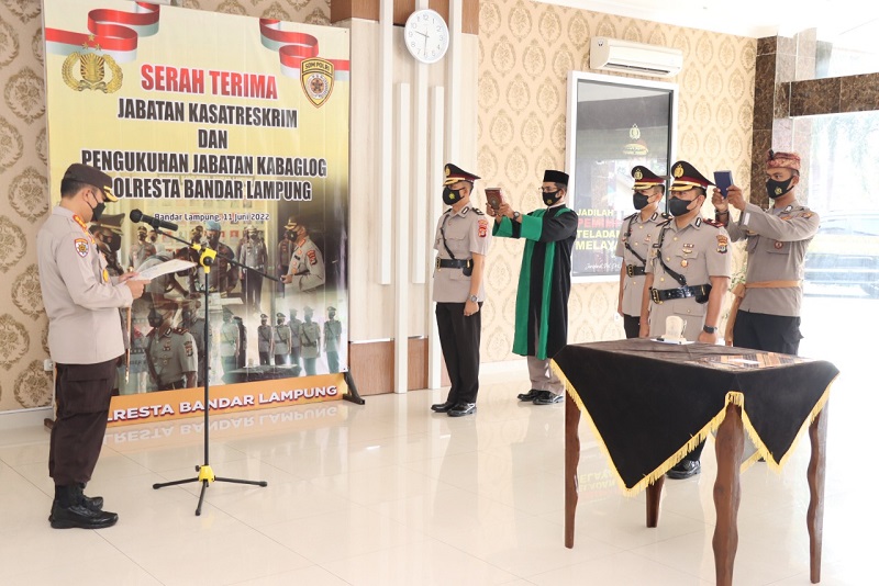 Kapolresta Bandarlampung Pimpin Sertijab Kasat Reskrim dan Pengukuhan Kabag Log