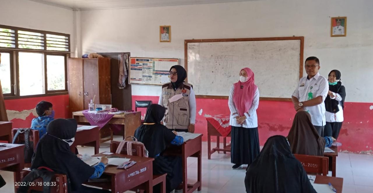 Gandeng Korwil, Camat Batuketulis Tinjau Pelaksanaan Ujian Sekolah 