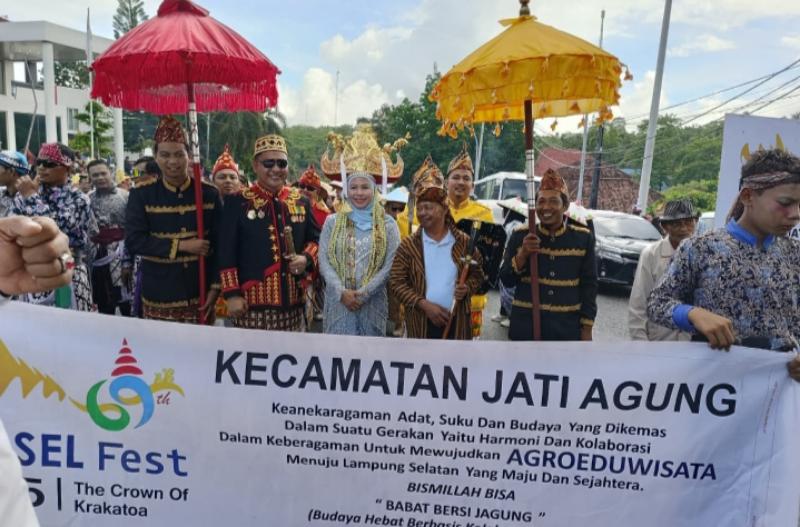 Ribuan Peserta Ikuti Pawai Budaya HUT Ke 69 Lampung Selatan 