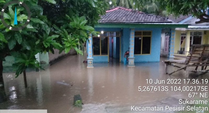 Way Tenumbang Kembali Meluap, Puluhan Rumah Warga Terdampak Banjir