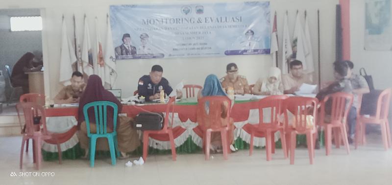 Tim Kecamatan Jatiagung Lakukan Monev  Penggunaan Dana Desa Tahap Pertama Desa Sumberjaya 