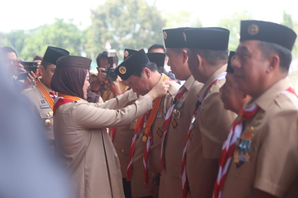 Mantap, Pj Bupati Lampung Barat Terima Penghargaan Lencana Melati