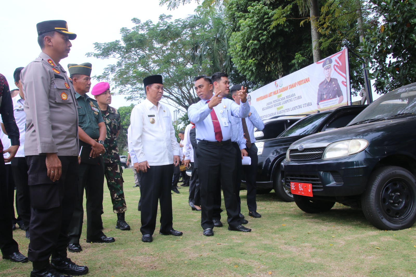 Kejari Lampung Utara Serahkan 22 Unit Kendaraan Dinas Milik Pemkab