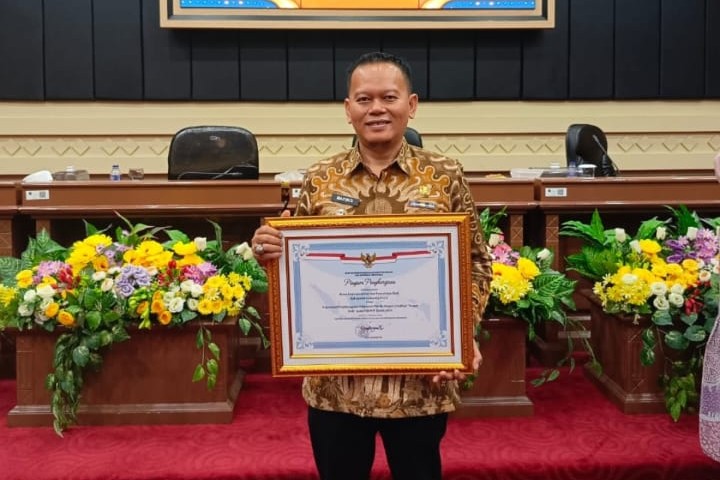 Disdukcapil Lampung Utara Sabet Penghargaan dari Menpan-RB dan Ombudsman