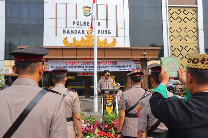 Kapolresta Bandar Lampung Pimpin Sertijab Dua Kasat dan Empat Kapolsek