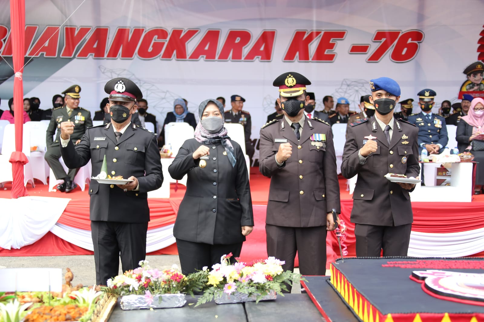 Wagub Nunik Hadiri Peringatan Hari Bhayangkara Ke-76 di Mapolda Lampung