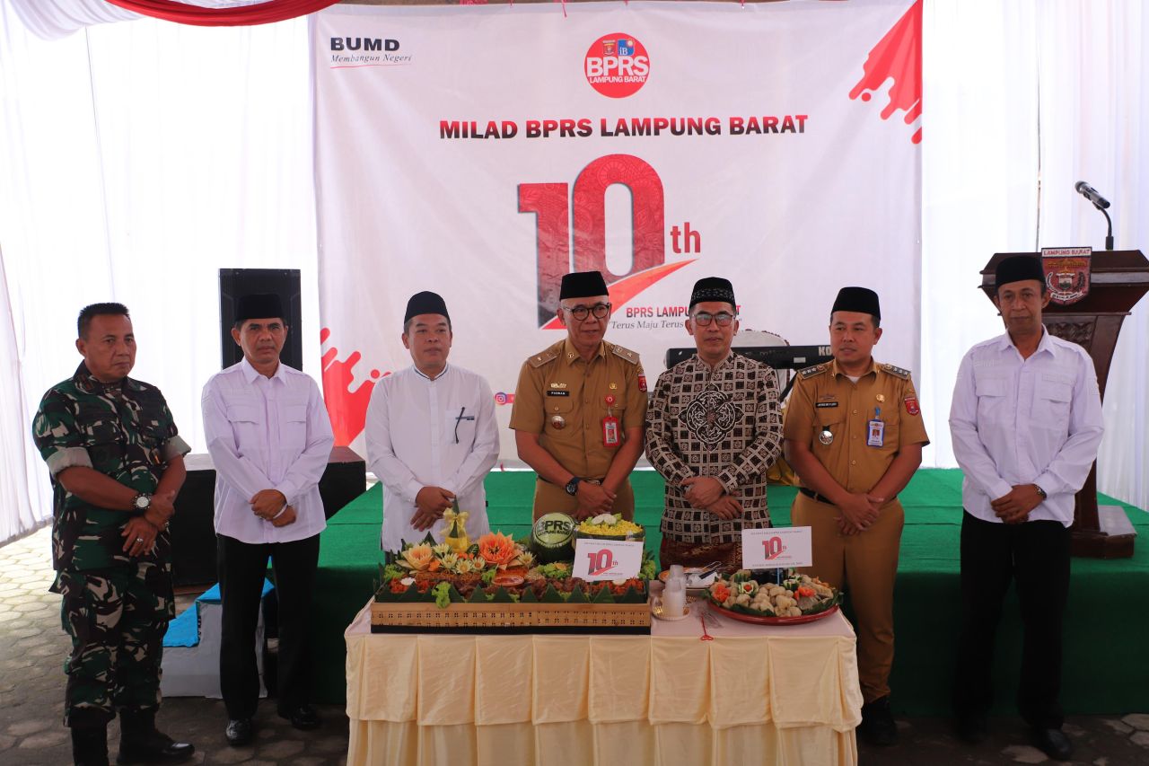 BPRS Lampung Barat Rayakan Satu Dekade dengan Santunan dan Aksi Tanggap Banjir