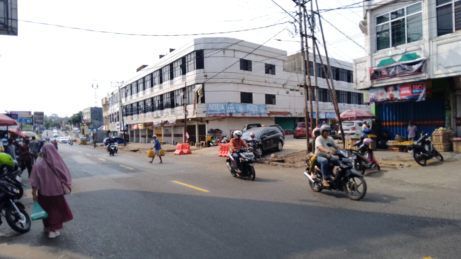 Menjelang Kedatangan Joko Widodo ke Pasar Pasir Gintung, Sejumlah Pedagang Ditertibkan