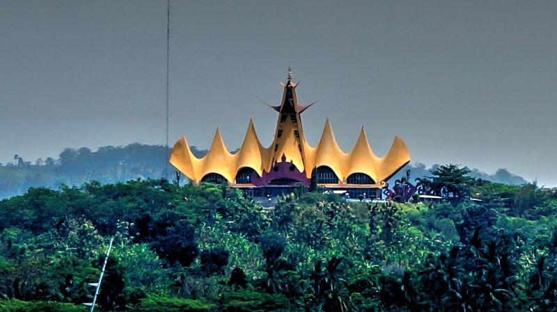 Siger dan Tapis: Warisan Kultural Masyarakat Lampung yang Abadi