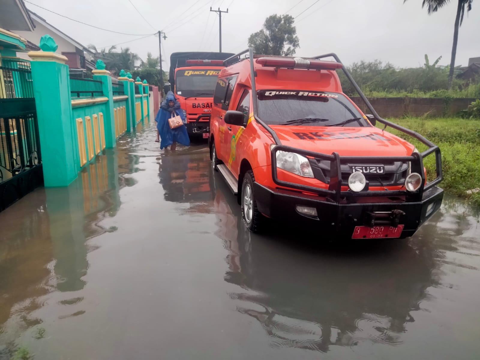 BPD Kota Bandar Lampung Evakuasi Warga Terdampak Banjir di Tanjung Senang