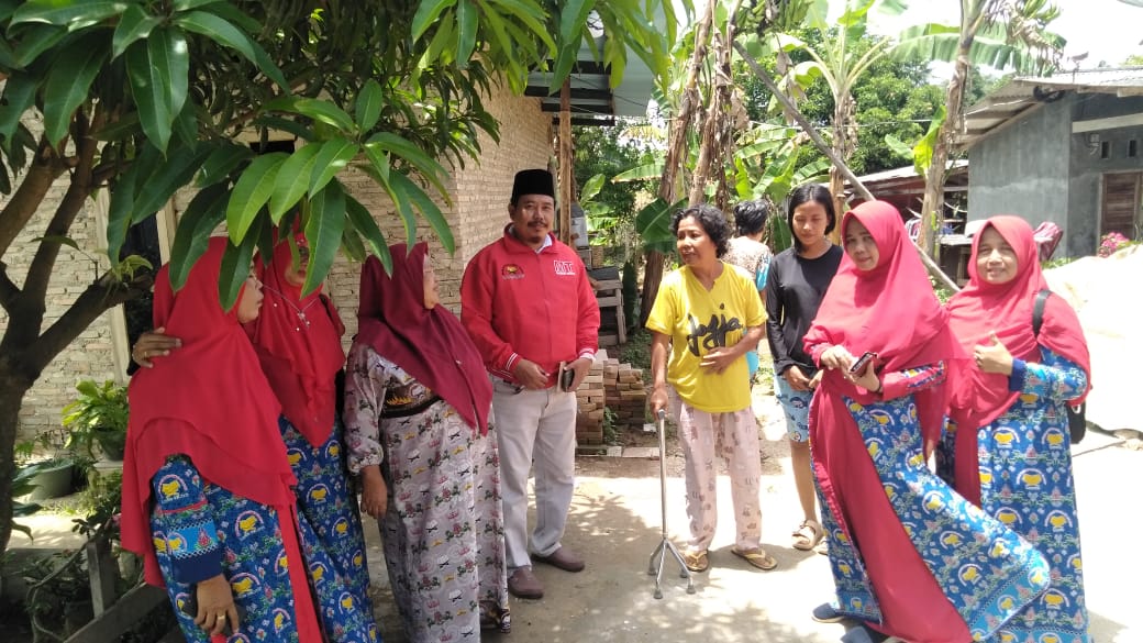 MTRH Lampung Bagikan Ratusan Paket Sembako ke Korban Banjir Sidomulyo