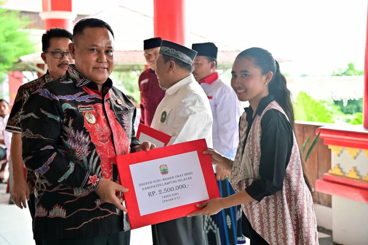 Pemkab Lampung Selatan Berikan Insentif Kepada 412 Guru Ngaji dan Tokoh Lintas Agama