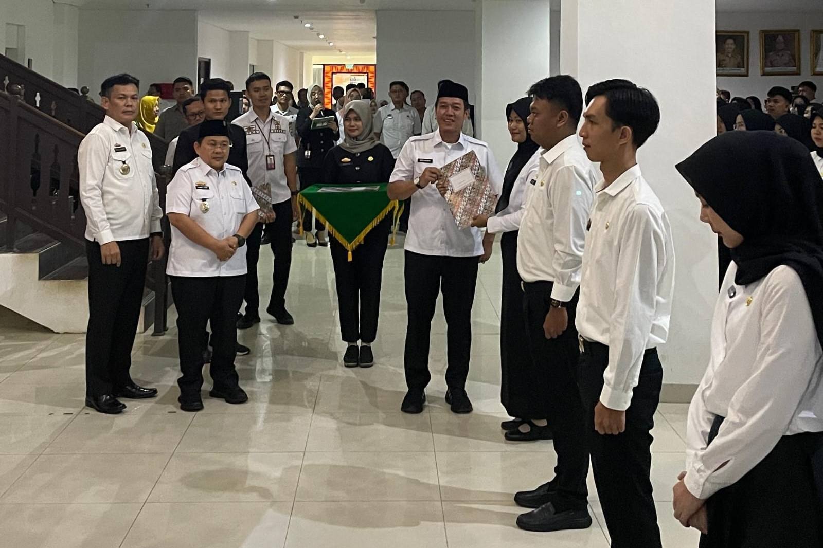 412 CPNS Pesisir Barat Terima SK, Dedi Irawan Tekankan ASN Harus Siap Mengabdi dan Melayani