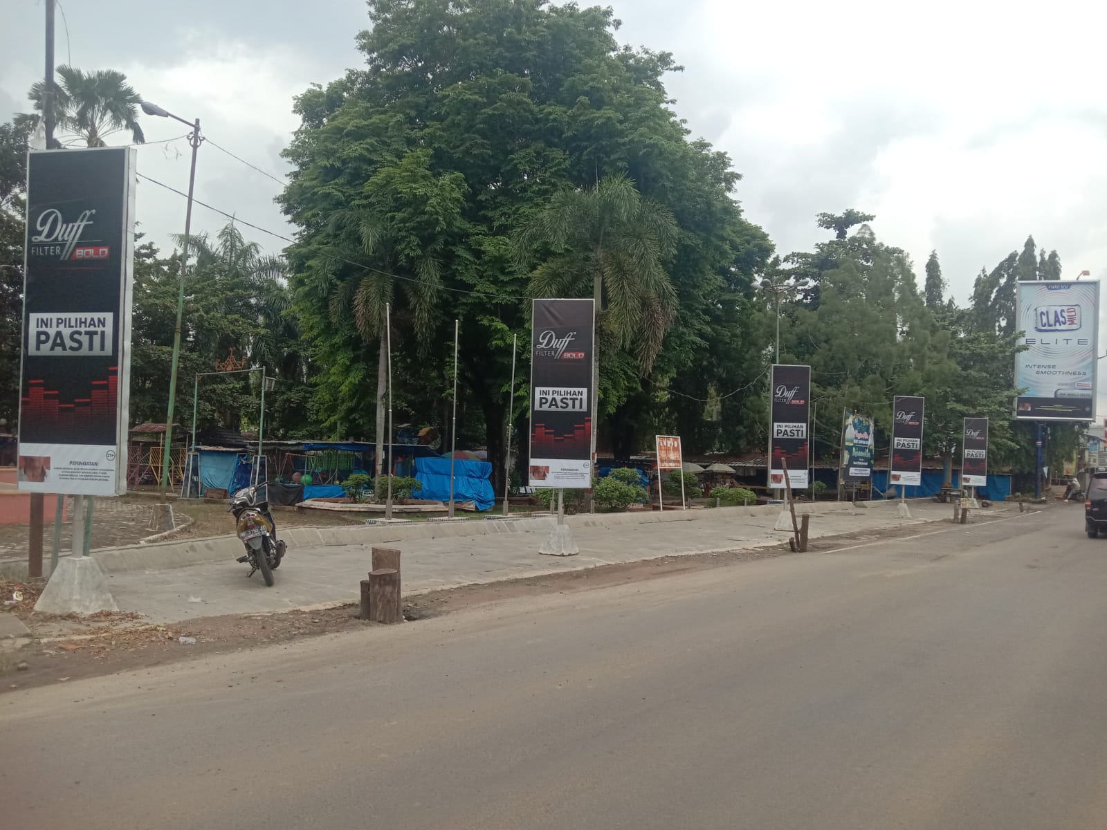 Tak Berizin, Reklame Iklan Rokok Dekat RTH Ramah Anak Jadi Sorotan