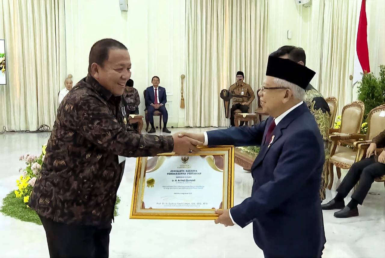 Gubernur Lampung Arinal Djunaidi Terima Penghargaan Adhikarya Nararya Pembangunan Pertanian