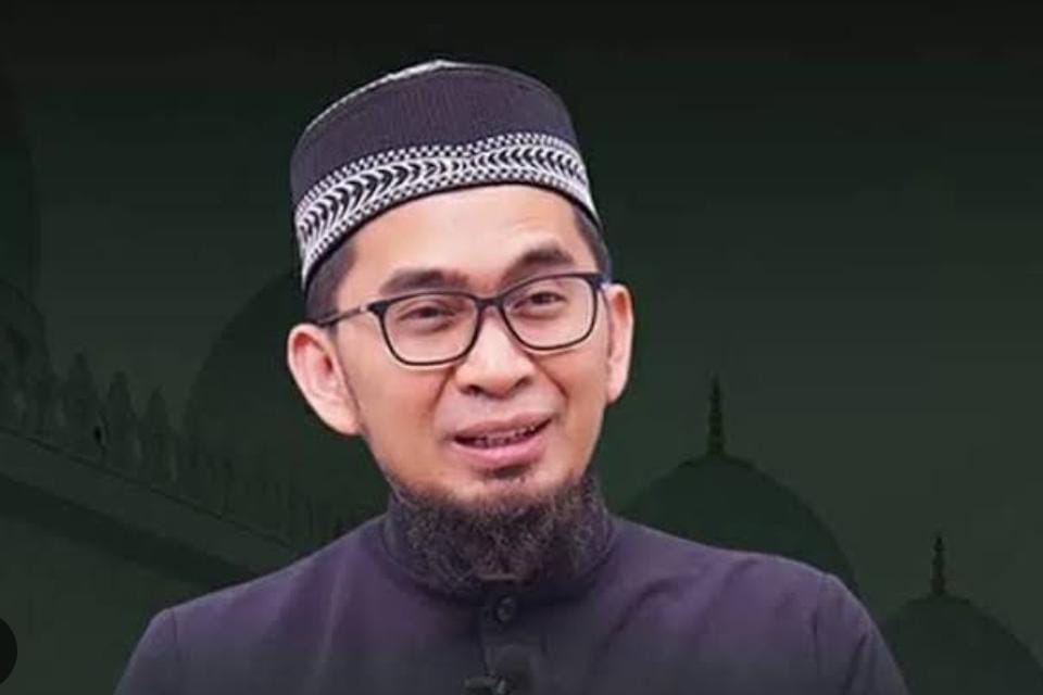 Ustadz Adi Hidayat: Amalan Dahsyat Hari Jum'at Dapat Menggugurkan Dosa