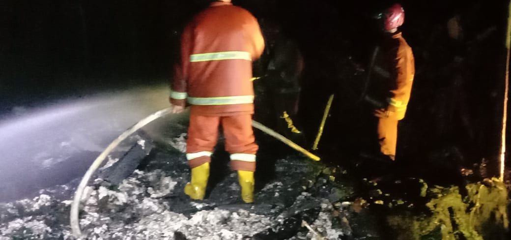 Kebakaran Gudang di Pagar Dewa Sukau Berhasil Dipadamkan, Penyebabnya Korsleting Listrik