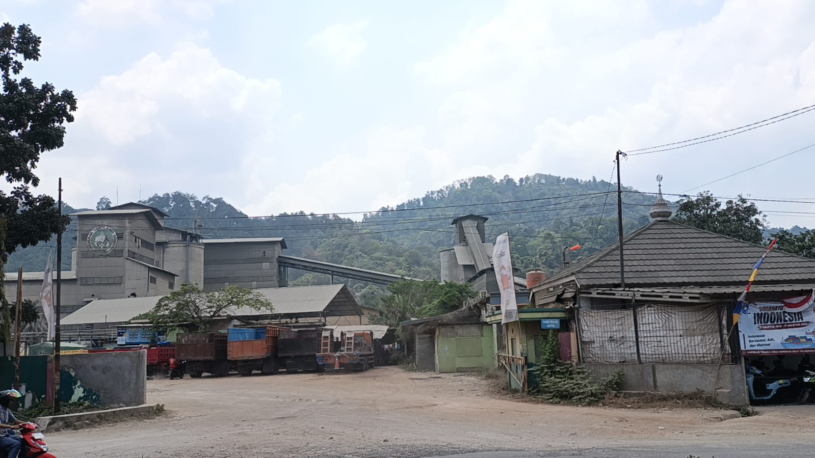Pasca Hujan Debu di PT Semen Baturaja, Warga Minta Kejadian Tak Berulang dan Tagih CSR