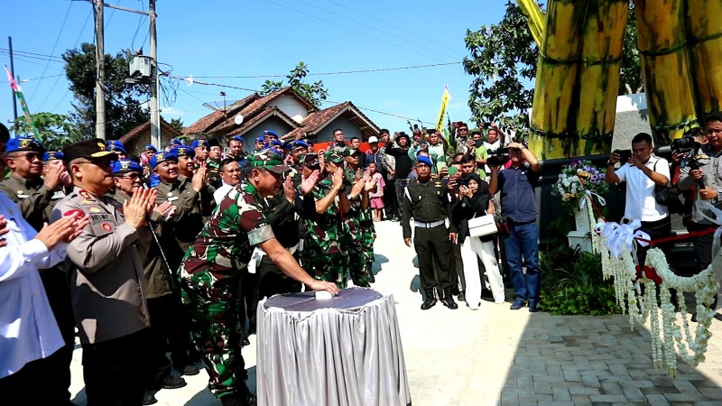 Berkunjung ke Pringsewu, KSAD Jenderal Maruli Simanjutak Berpesan Pentingnya Kebersamaan