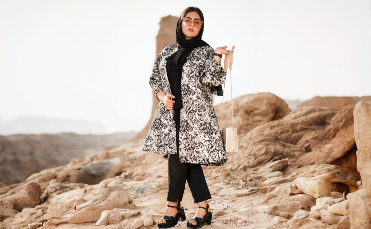 Padu Padan Gamis dan Blazer Brokat yang Bikin Tampilan Naik Kelas