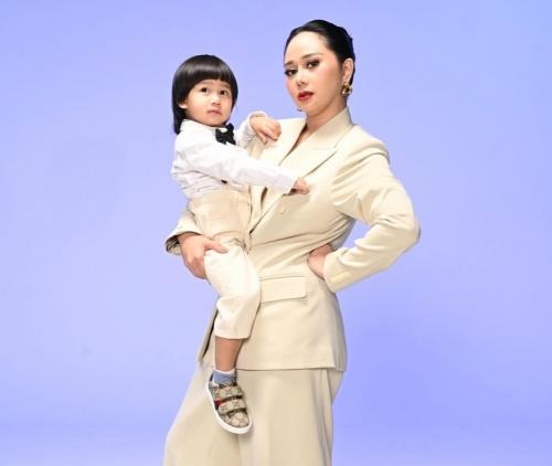 Rencana Bayi Tabung Tanpa Suami Denise Chariesta Tuai Hujatan Netizen