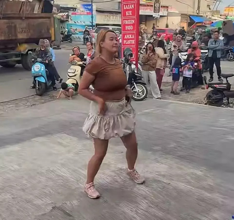 Ngamen di Jalan, Penghasilan Pinkan Mambo Tembus Rp30 Juta per Hari