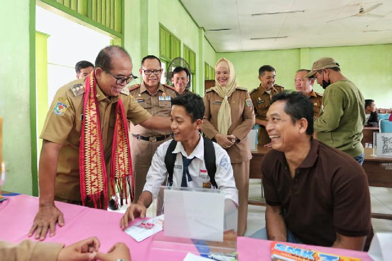 Pastikan PPDB Berjalan Lancar, Pj Gubernur Samsudin Tinjau Sekolah di Lampung Tengah 