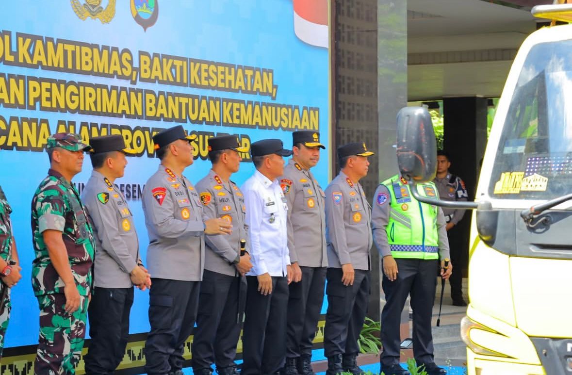 Wakapolri Lepas Bantuan Kemanusiaan untuk Korban Bencana di Aceh, Sumut, dan Sumbar