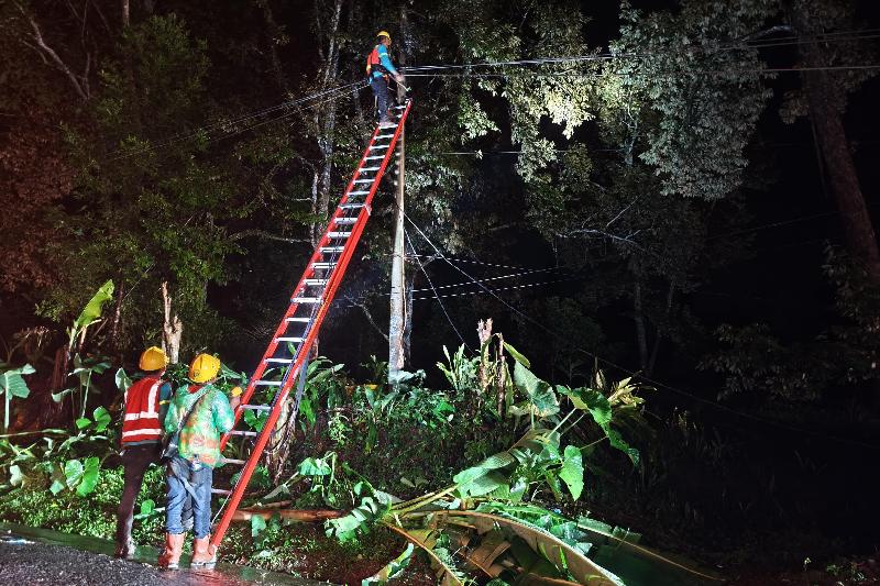 PLN Imbau Warga Lampung Tetap Waspada Bahaya Kelistrikan di Tengah Cuaca Ekstrem