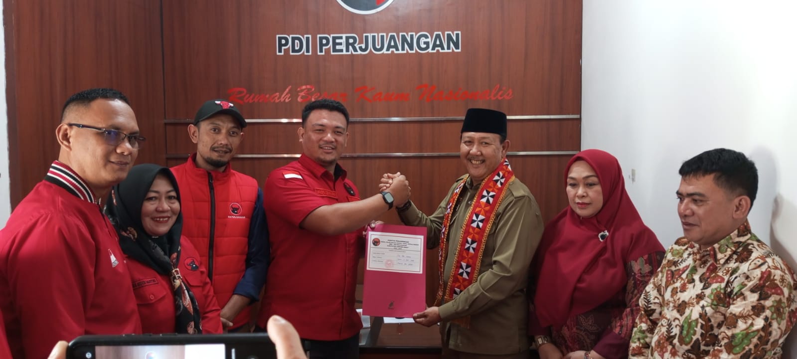 34 Tahun Berpengalaman di Birokrat, Pj Sekkab Lampung Barat Adi Utama Daftar Balon Wabup di PDIP