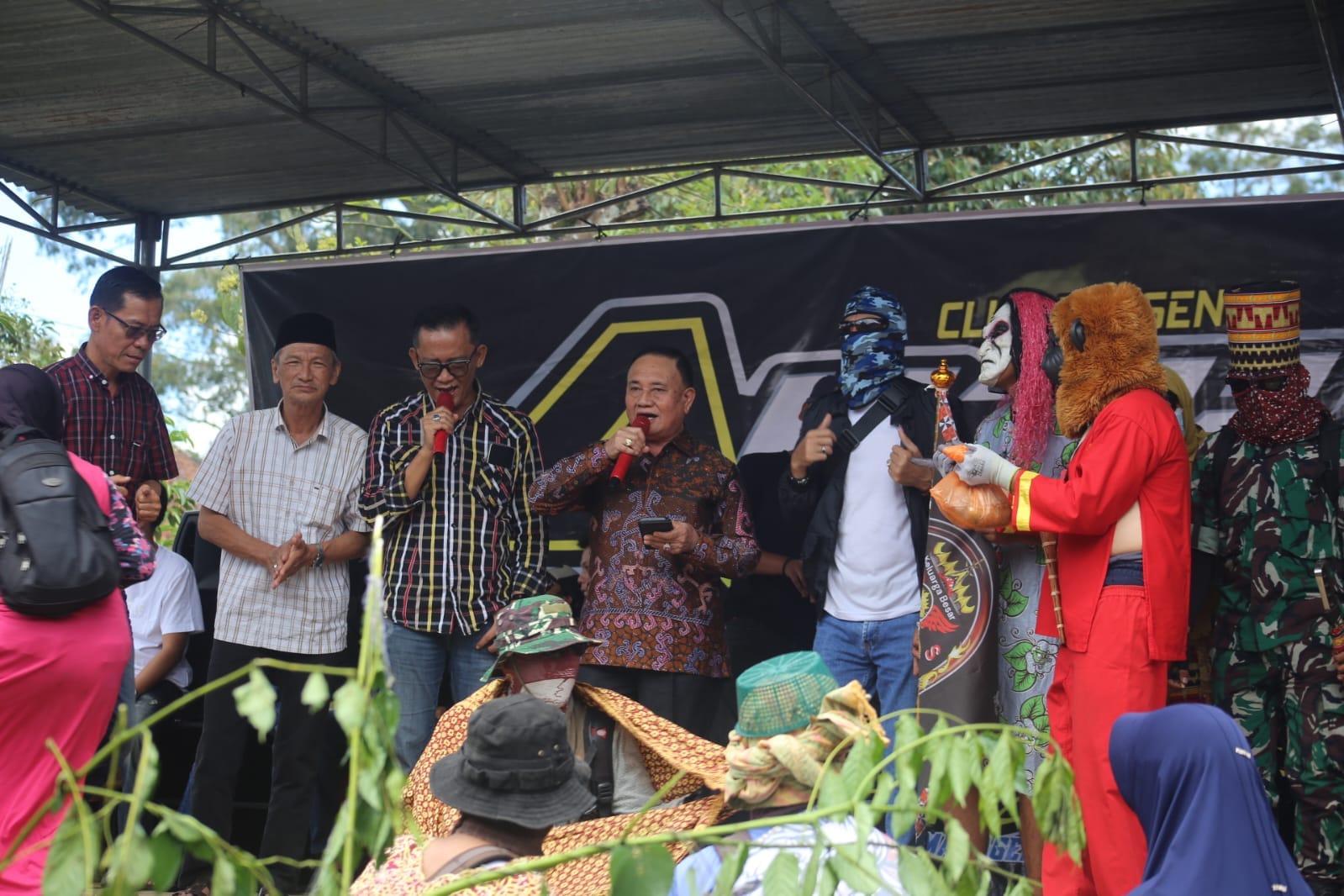 Sekura Cakak Buah di Kenali, Wabup Ajak Generasi Muda Lestarikan Tradisi