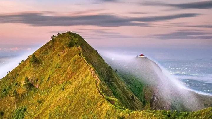 Menjelajah Gunung Andong Jawa Tengah, Pendakian Singkat dengan View Spektakuler