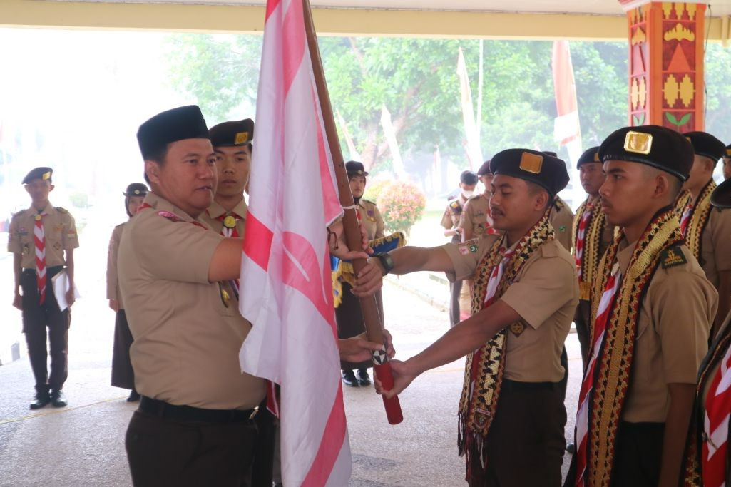 Pimpin Upacara Pelepasan Peserta Raimuna Nasional XII, Ini Pesan Pj Bupati Lampung Barat
