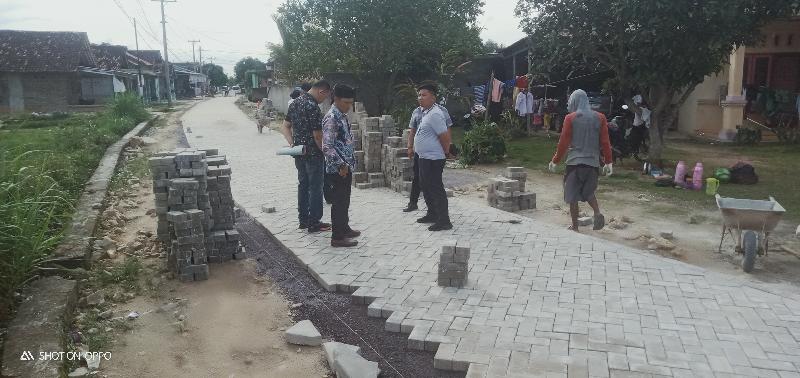 Dengan Anggaran Dana Desa Tahun 2025 Gedung Harapan Bangun Paving Blok Ratusan Meter 