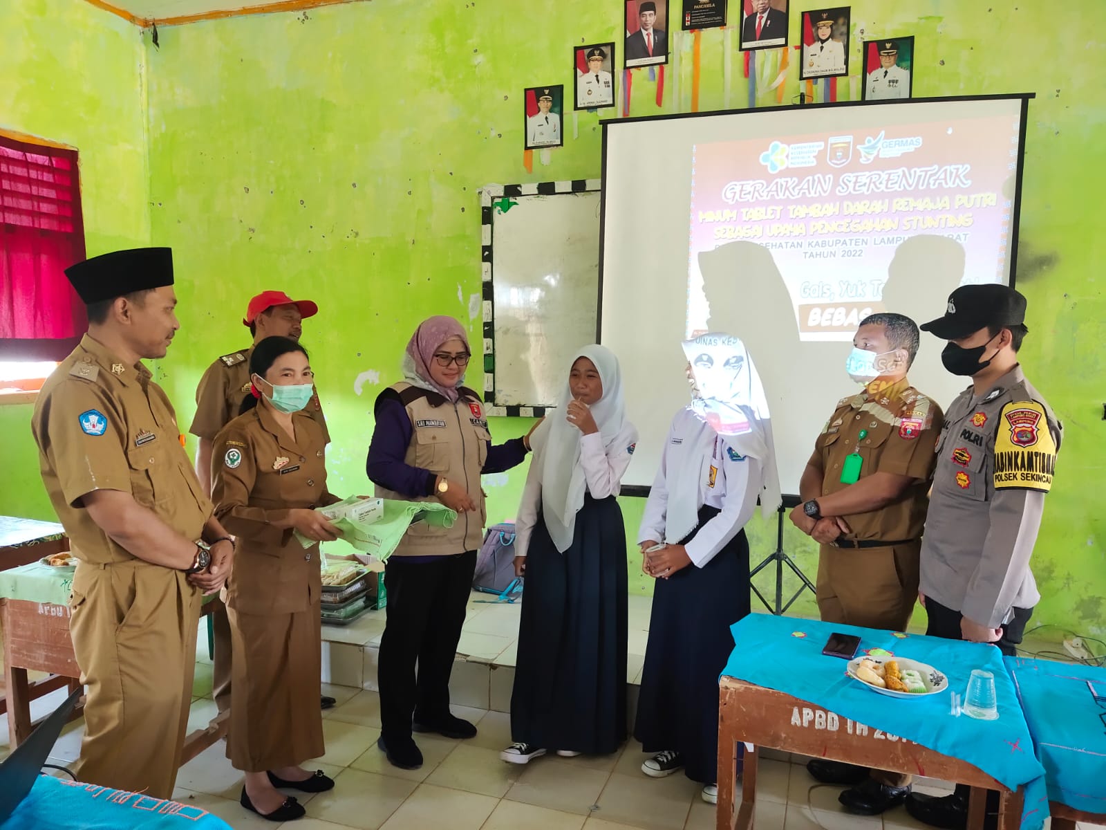 Remaja Putri di Batuketulis Ikuti Gerakan Serentak Minum Tablet Tambah Darah 