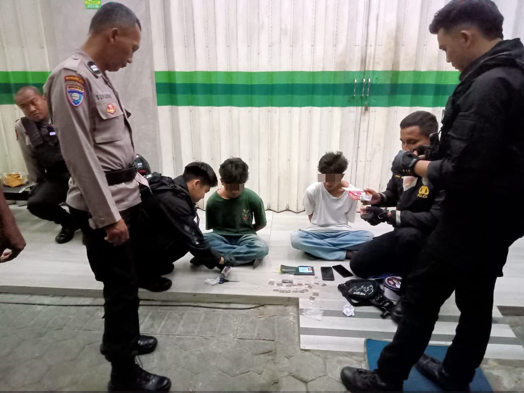 Bawa Puluhan Paket Tembakau Sinte, 2 Remaja di Bandar Lampung Ditangkap Polisi