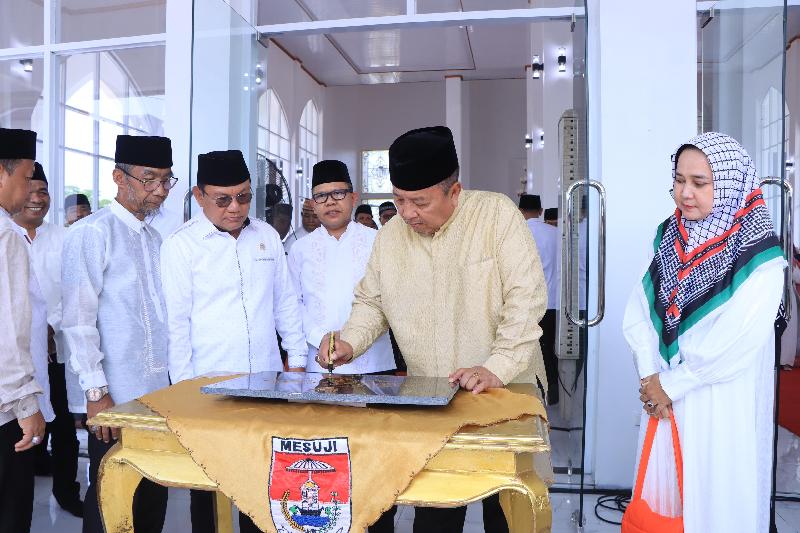 Gubernur Lampung Resmikan Masjid Al-Karim di Kabupaten Mesuji