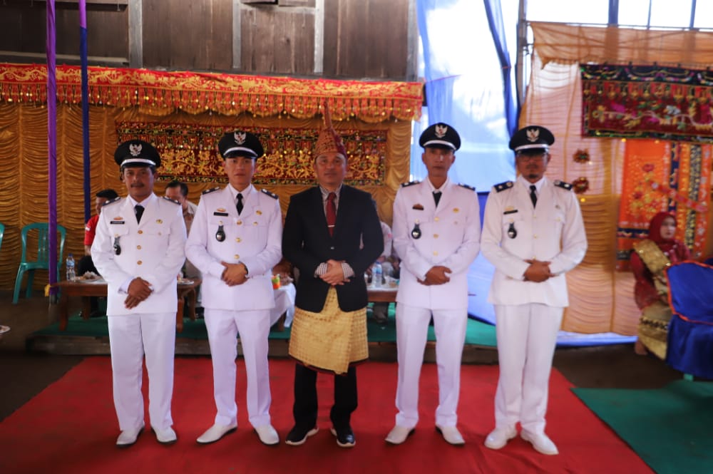 Hari Terakhir, Parosil Mabsus Lantik Peratin Terpilih di Batuketulis-Sekincau 