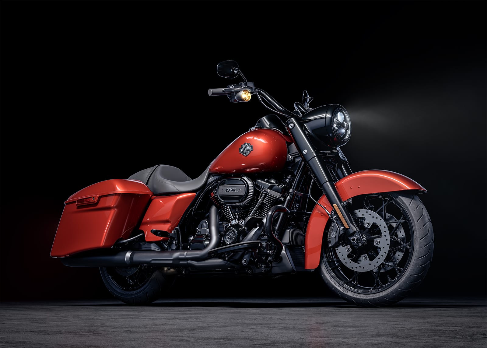 Harley-Davidson Road King Special: Touring Cruiser Gagah dengan Aura Premium