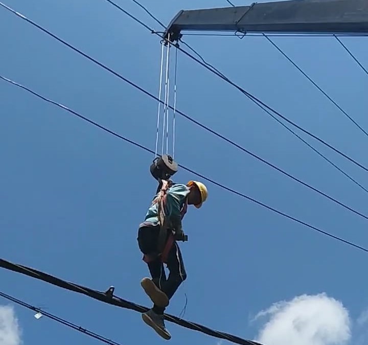 PLN Lakukan Pemeliharaan Jaringan Wilayah Pagar Dewa dan Kebun Tebu 