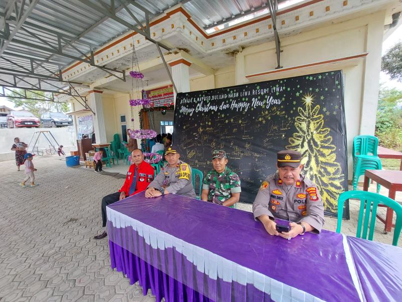 Wakapolres Lambar Pimpin Langsung Pengamanan Ibadah Natal di Gereja