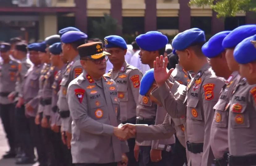 Kapolda Lampung Pimpin Apel Pagi dan Sampaikan Pesan Profesionalisme serta Solidaritas Anggota