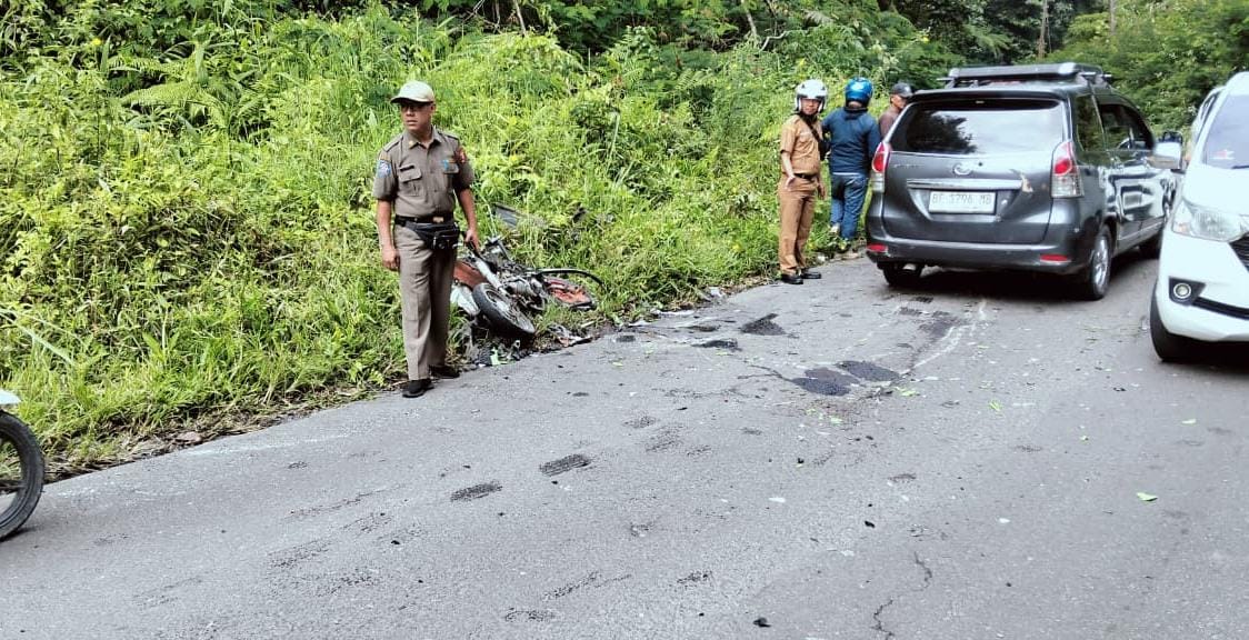 Mobil Camat Sukau Terlibat Kecelakaan Maut, Pengendara Motor Meninggal Dunia
