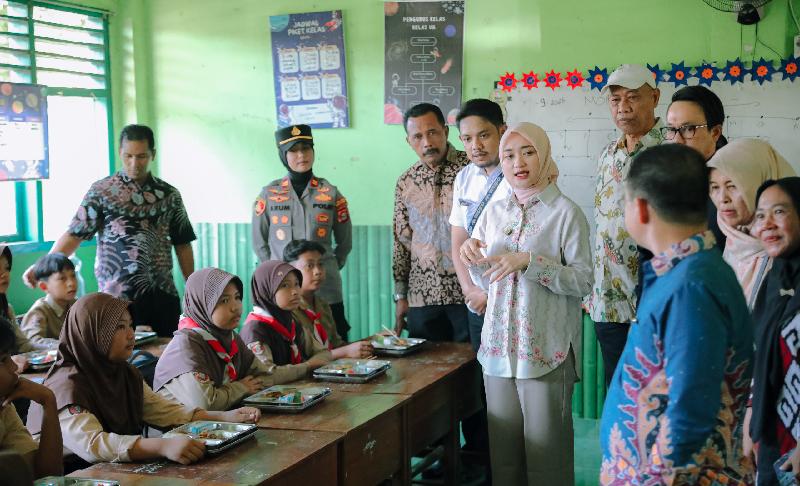 Wagub Lampung Tinjau Dapur SPPG Mandiri Makmur Pastikan Program MBG Berjalan Sesuai Standar