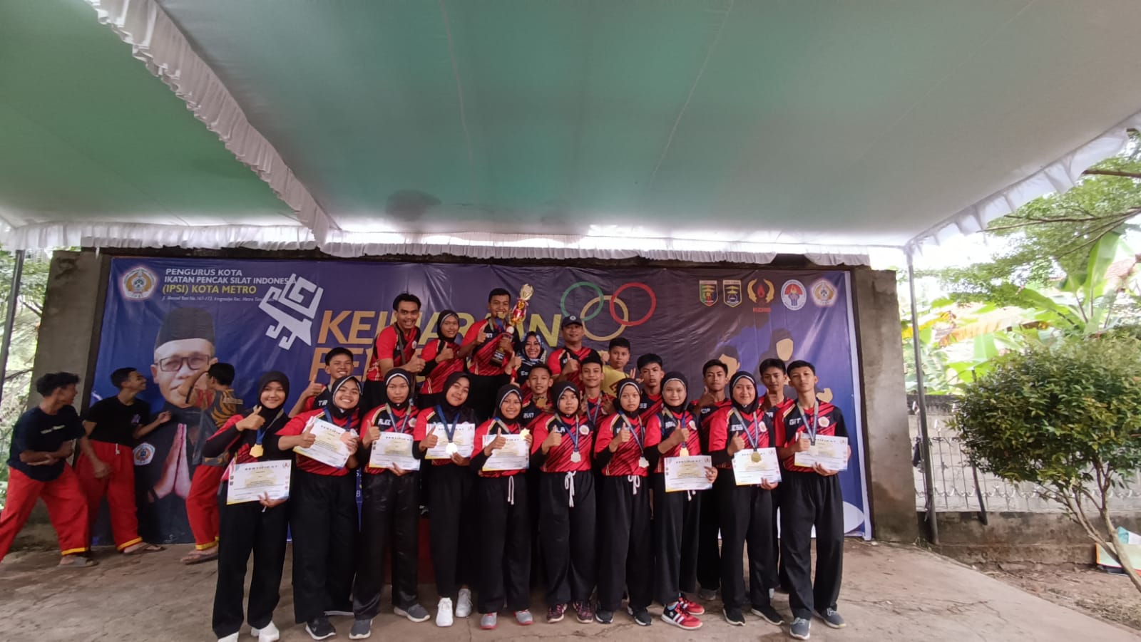 Atlet Pencak Silat Lambar Borong 10 Medali dan Predikat Pesilat Terbaik pada Kejuaraan Hadiwiyoto Cup III   