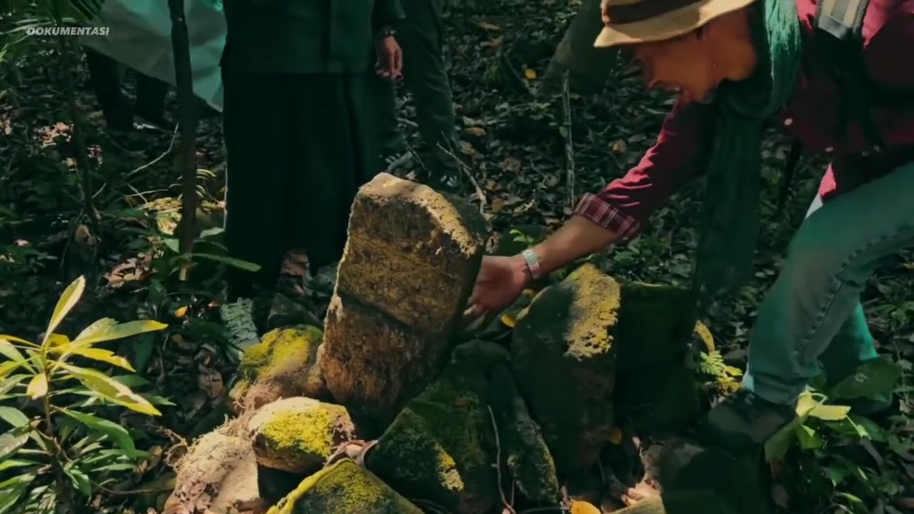 Jejak Budaya Megalitik di Gunung Tangkil Sukabumi Jawa Barat