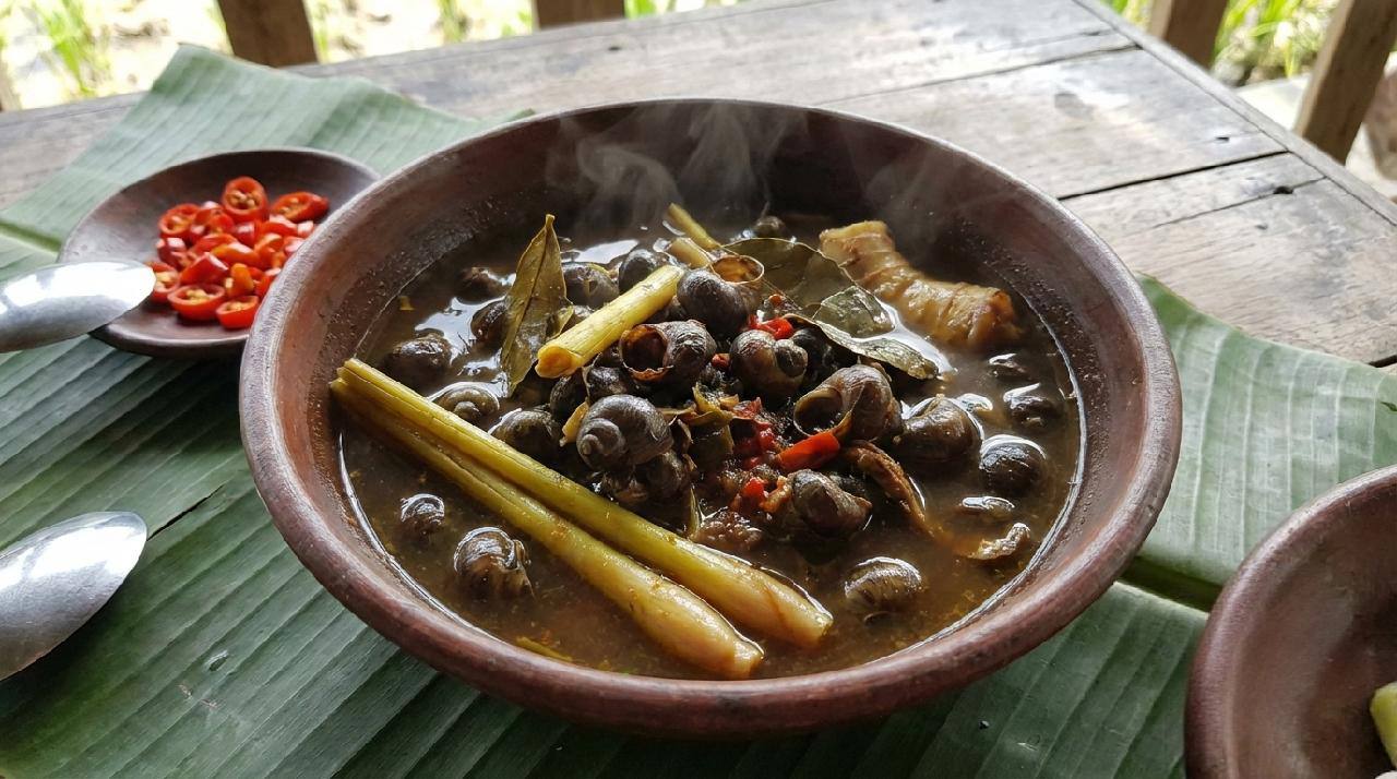 Tutut, Olahan Keong Sawah Khas Sunda yang Gurih dan Kaya Rempah